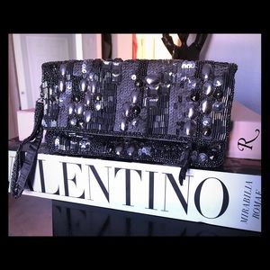 BEADED BEBE WRISTLET